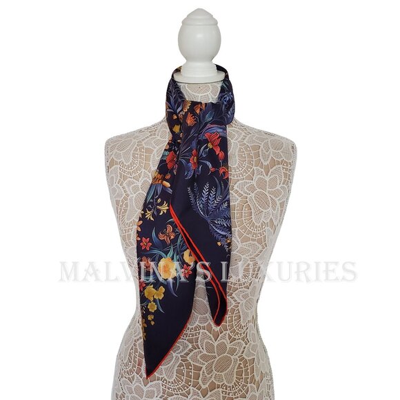 SALVATORE FERRAGAMO SCARF SIGNATURE FLOWER JUNGLE ANIMALS PRINT SILK 35" - Picture 5 of 13